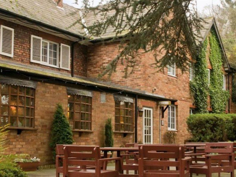 The Lymm Hotel 外观 照片