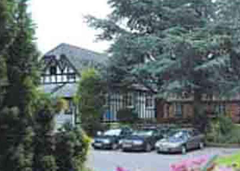The Lymm Hotel 外观 照片