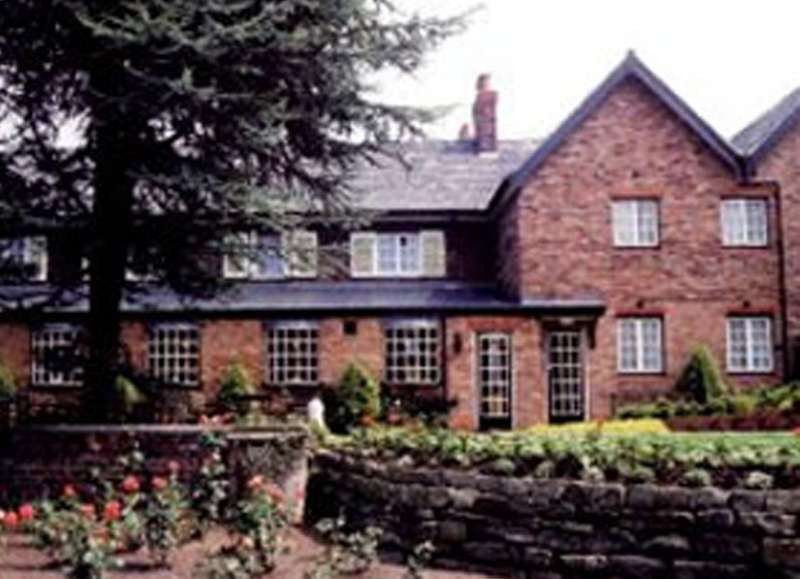 The Lymm Hotel 外观 照片