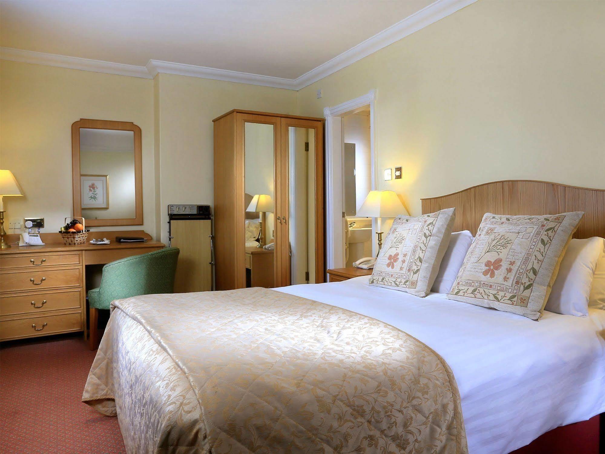 The Lymm Hotel 外观 照片