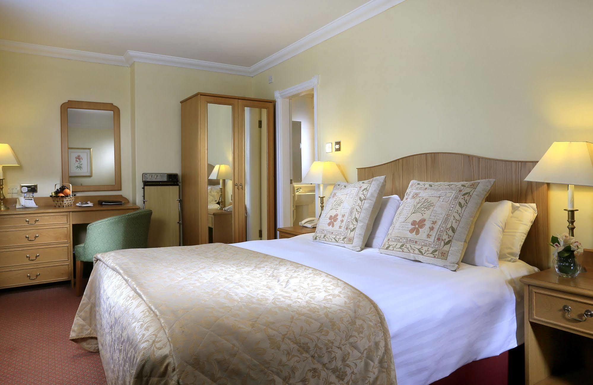 The Lymm Hotel 外观 照片