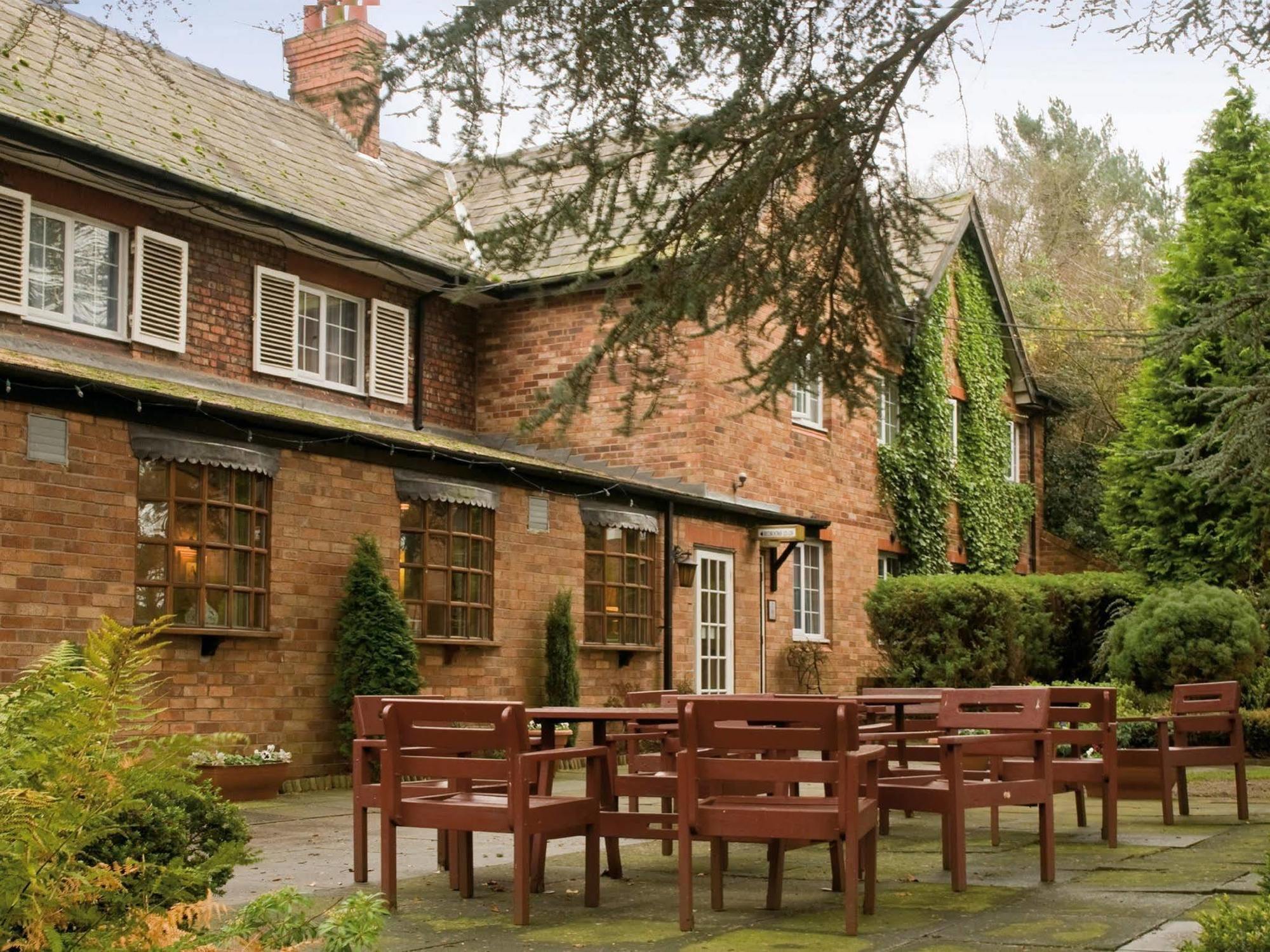 The Lymm Hotel 外观 照片